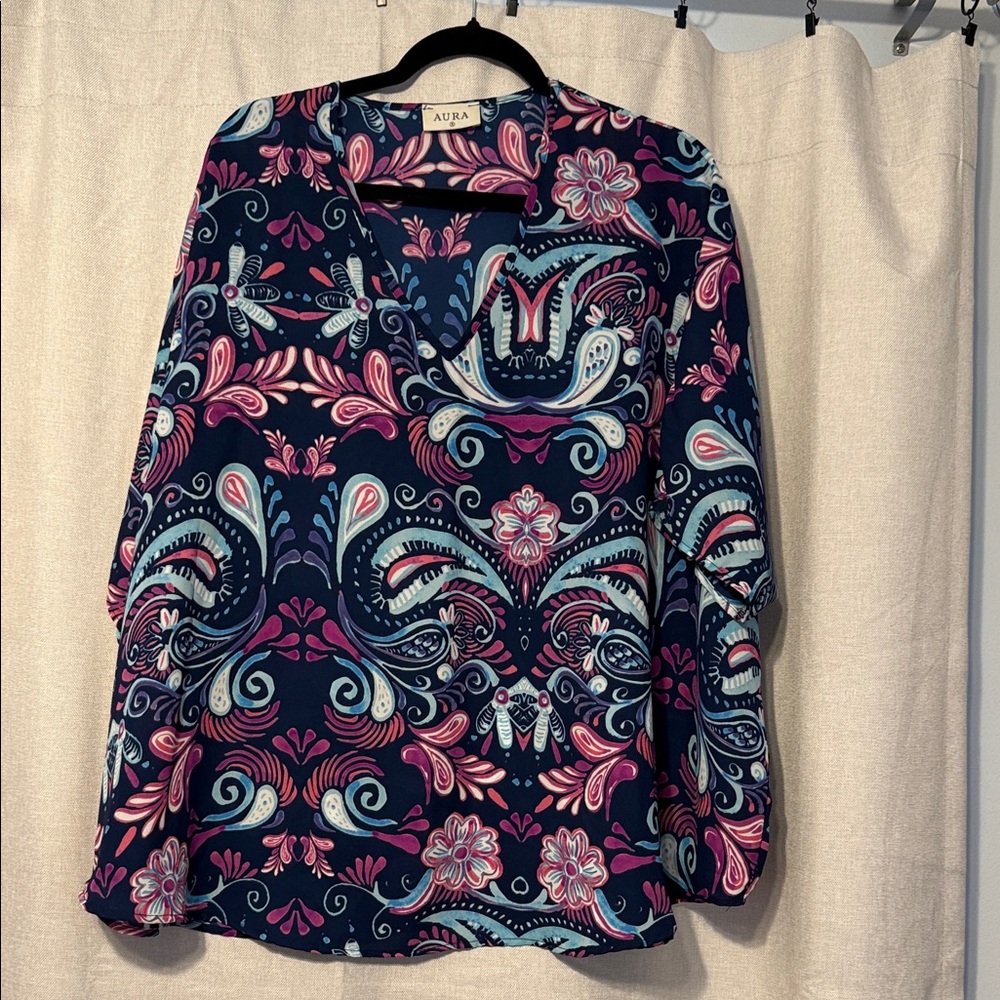 Red Dress Boutique Aura Women's Navy and Pink Paisley Tunic Size S
